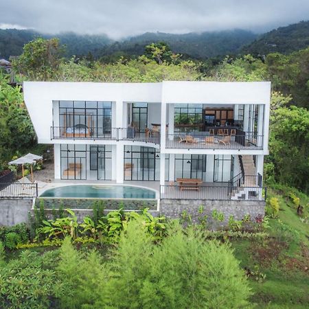 The Hacienda Lovina Villa ภายนอก รูปภาพ