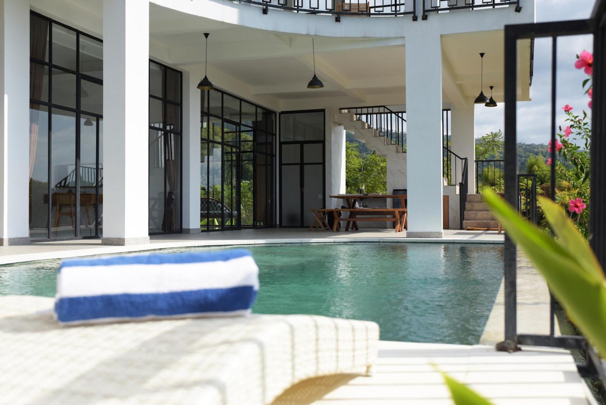 The Hacienda Lovina Villa ภายนอก รูปภาพ